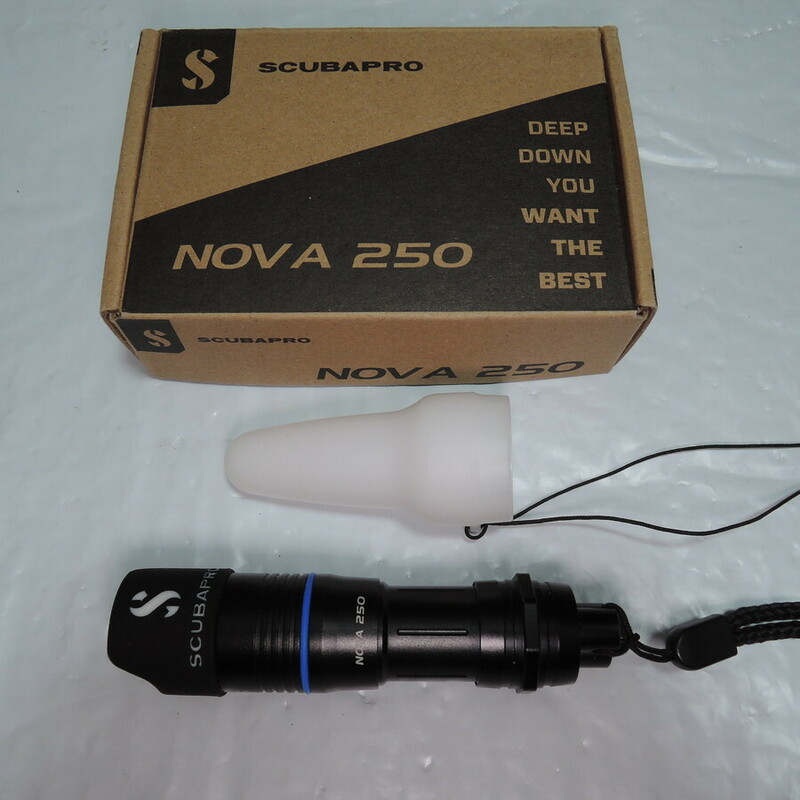 Scubapro NOVA 250 水中ライト ダイブライト