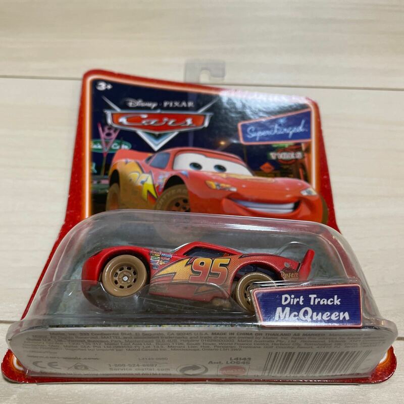 マテル カーズ ダートトラックライトニング　マックィーン Dirt Track LIGHTNING McQUEEN MATTEL CARS ミニカー キャラクターカー