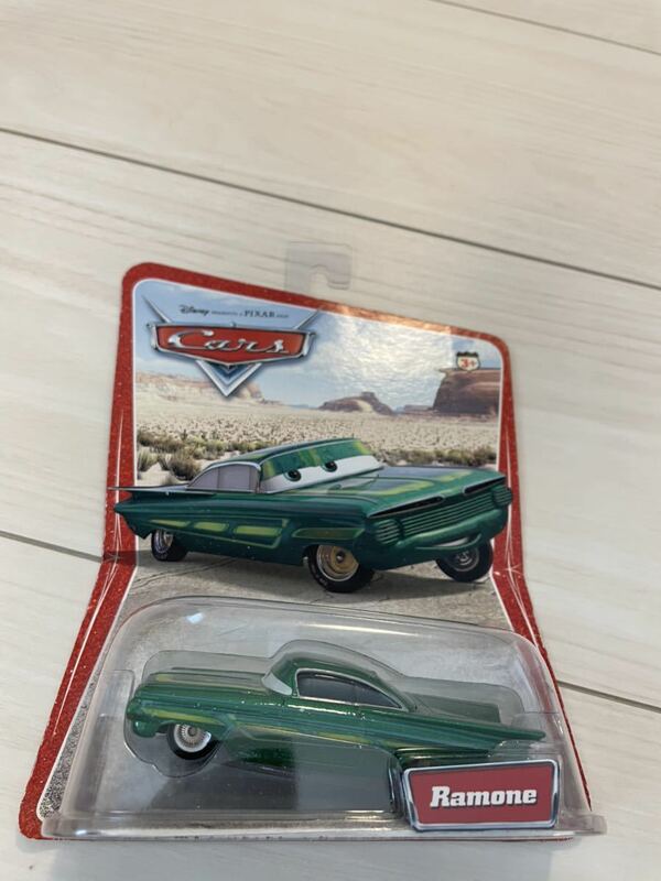 マテル カーズ ディズニー ピクサー キャラクターカー Ramone グリーン バージョン ラモーン ミニカー MATTEL CARS 緑 色　砂漠カード