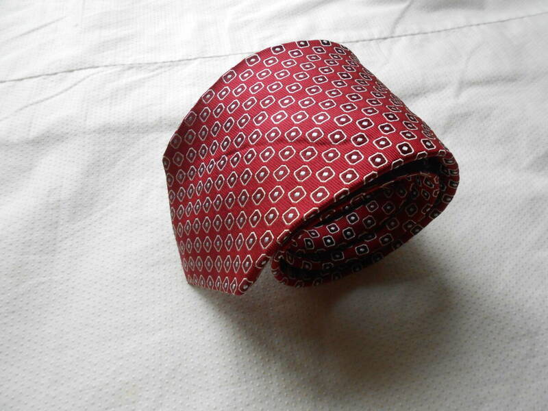 E71　良好エルメネジルドゼニア総柄模様厚手ネクタイ赤