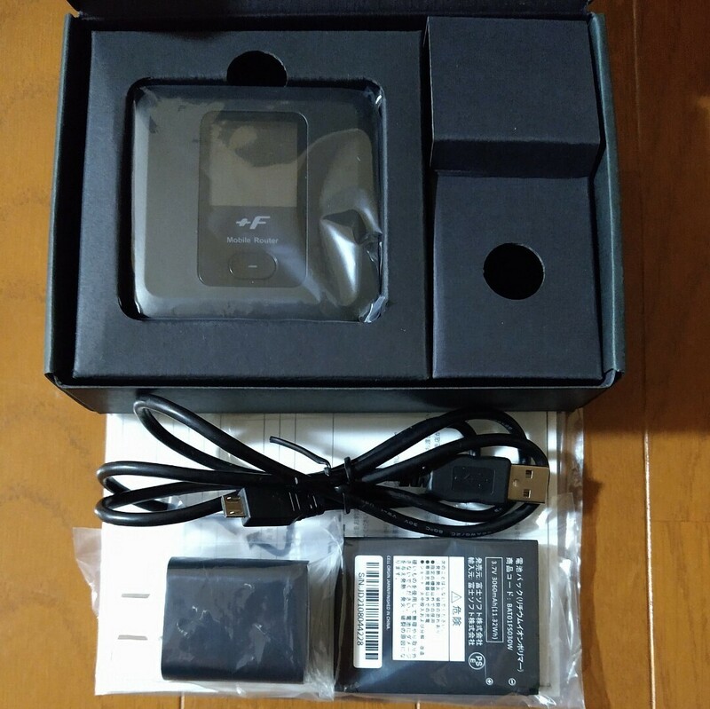 R5 FS030W（ブラック）モバイルルーター SIMフリー 中古 美品