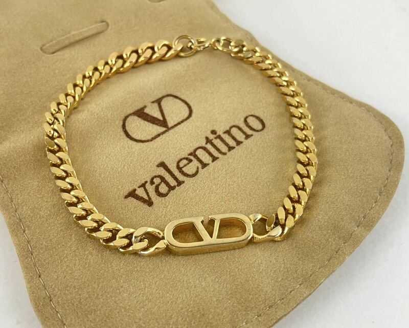 【SM1036】 VALENTINO ヴァレンティノ ブレスレット ゴールドカラー ロゴ アクセサリー 服飾小物 袋付き 約14.2g 