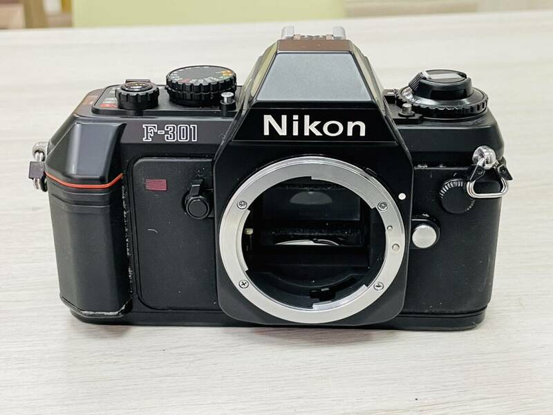 【動作未確認】 Nikon ニコン F-301 フィルムカメラ ボディ 一眼レンズ
