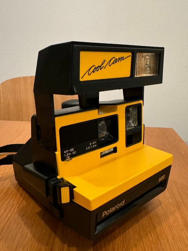 ポラロイドカメラ ポラロイド600 Polaroid ビンテージ　イエロー　レトロ