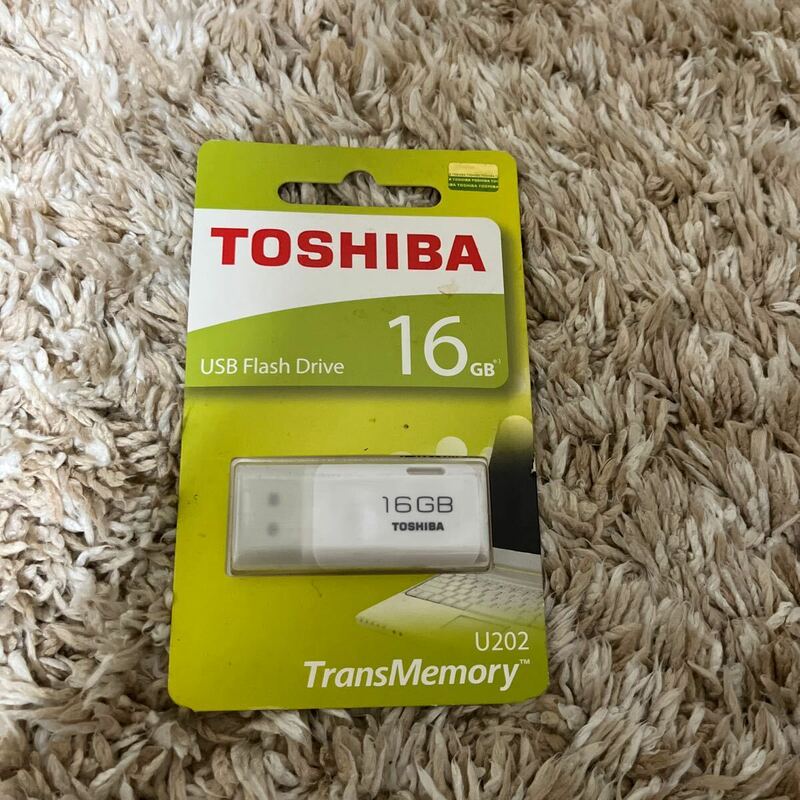 新品　未使用品　TOSHIBA 東芝 USB Flash Drive 16GB U202 USBフラッシュドライブ TransMemory