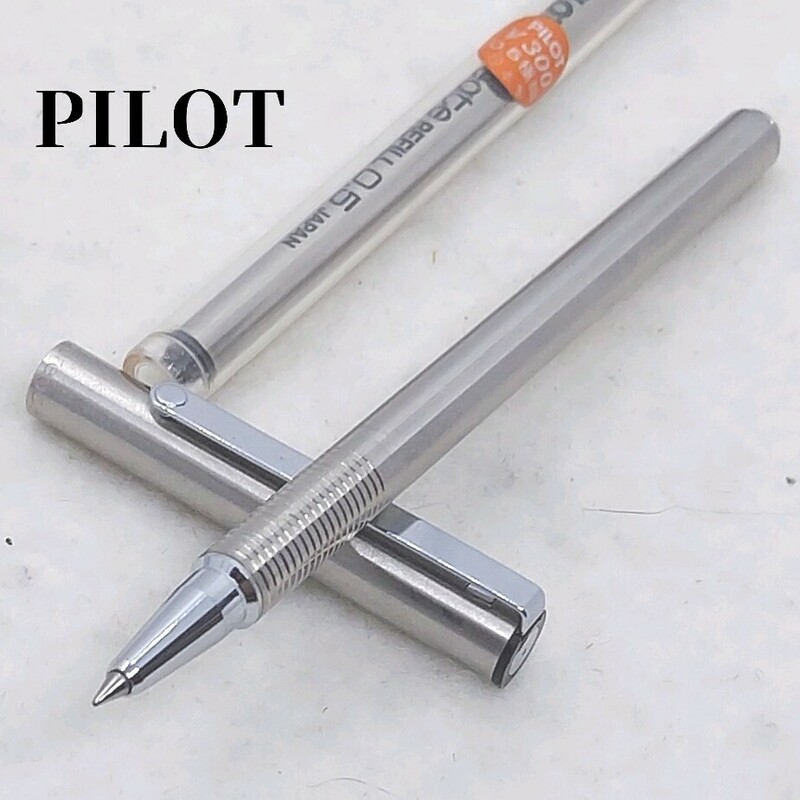 パイロット　ボールペン　シルバーカラー　替芯付き　PILOT