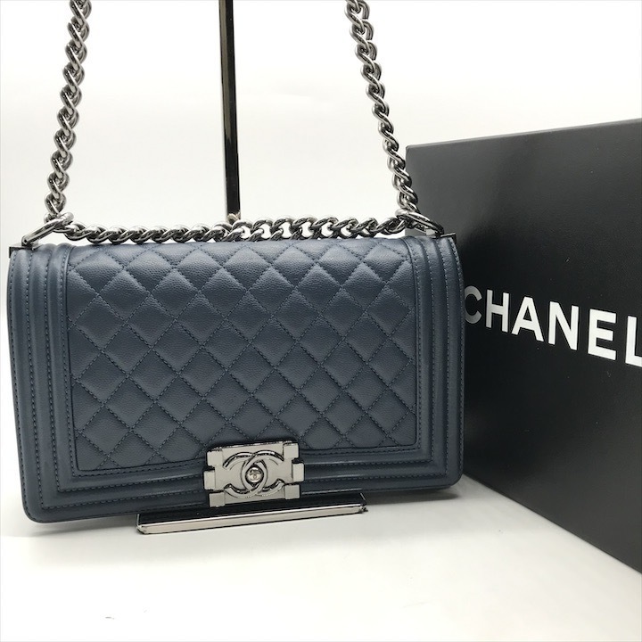 美品 CHANEL シャネル ボーイシャネル キャビアスキン チェーン ショルダー バッグ ブルー 23番台 k1578