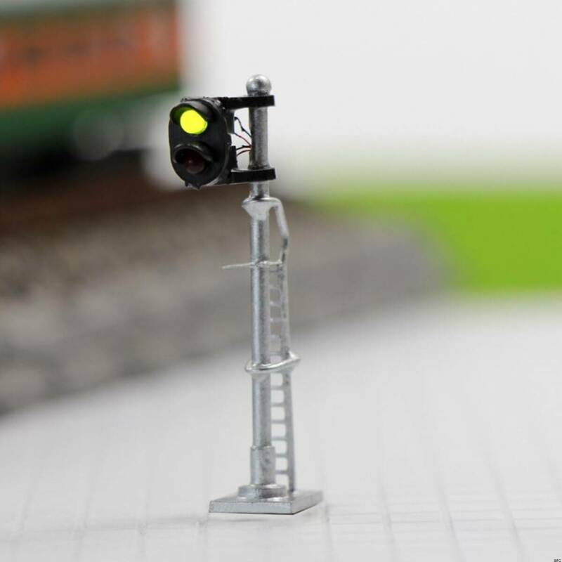 信号機 3本入り シルバー ２灯式 ライト 1:150 Nゲージ 金属 送料無料 情景 コレクション 交通 鉄道模型 建物模型 ジオラマ ストラクチャー