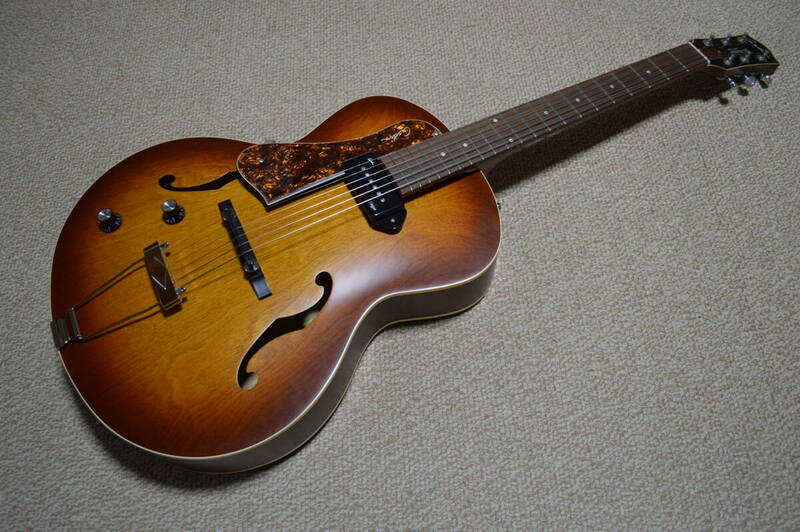 ●LEFTY(左用)フルアコ!!Godin(ゴダン)の5th Avenue Kingpin P90 Cognac Burst left!!●