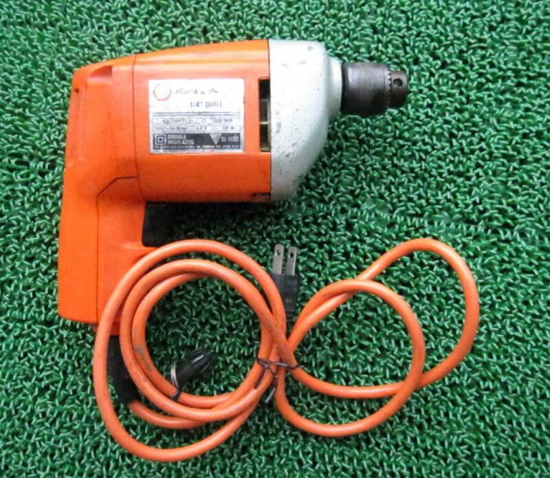 ブラック&デッカー　BLACK&DECKER 1/4″ DRILL　　中古