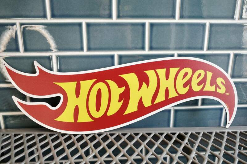 新品　Hotwheels ホットウィール　メタルサイン　アメリカ製　看板　ロゴ　ミニカー　インテリア　USA