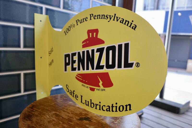 新品　PENNZOIL　ペンズオイル　フランジサイン メタルサイン 看板 コーナー 世田谷ベース インテリア　ガレージ　オイル缶　ハーレー