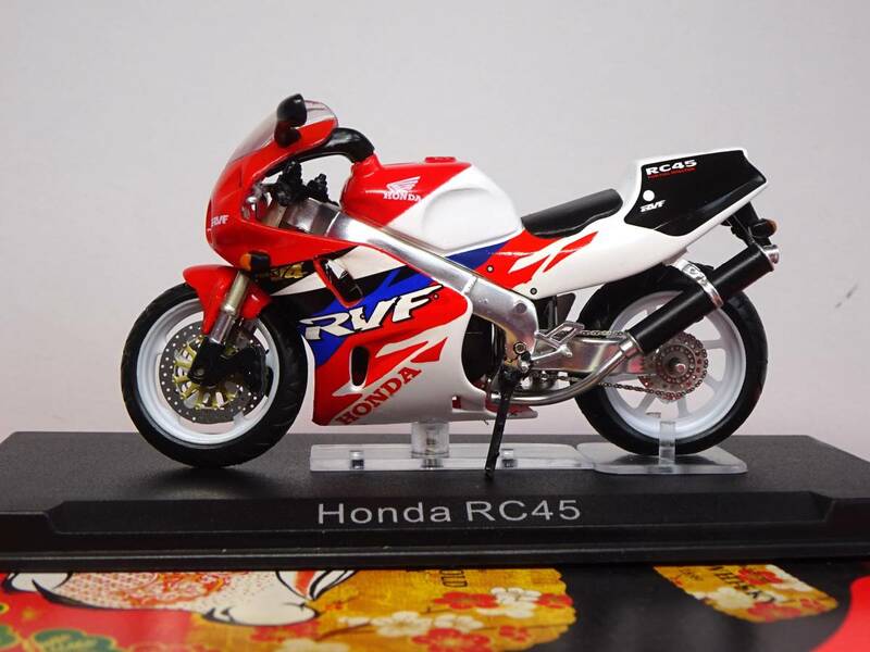 #1/24 Honda ホンダ RC45 by Ixo