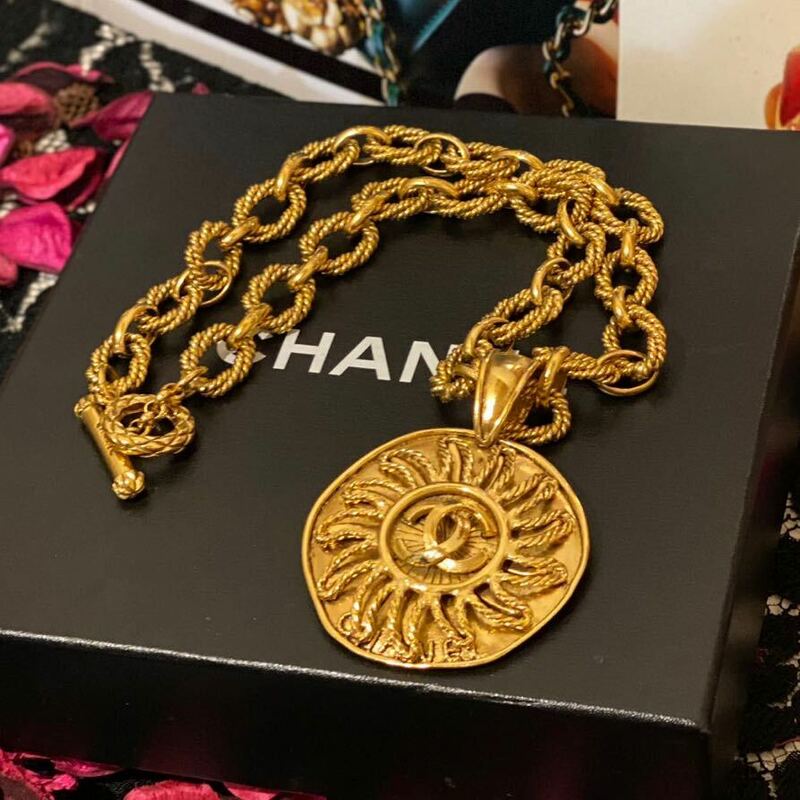 美品 VINTAGE CHANEL サンバーストモチーフ 極太チェーンネックレス ヴィンテージアクセサリー ゴールドチェーン ココ 希少