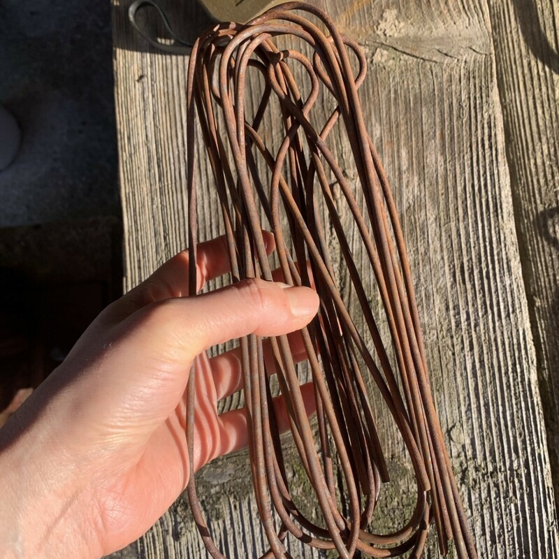 錆びたワイヤー　針金　ジャンク　レトロ　ガーデニング　古道具　サビ　廃材