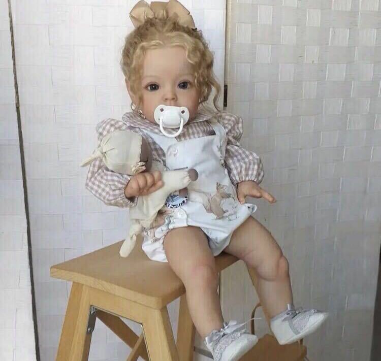 赤ちゃん人形　女の子　ハンドメイド　リボーンドール　55cm 1.2キロ　全身シリコンビニール　衣装　小物セット　ハーフベビー