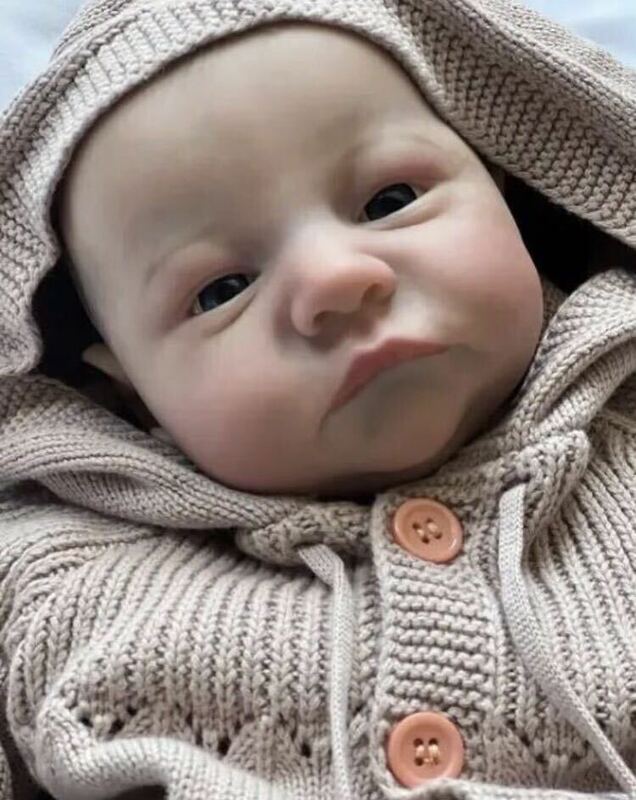 赤ちゃん人形　19インチ　リボーンドール　ソフトボディー体幹　特殊化粧施工　新生児　47cm