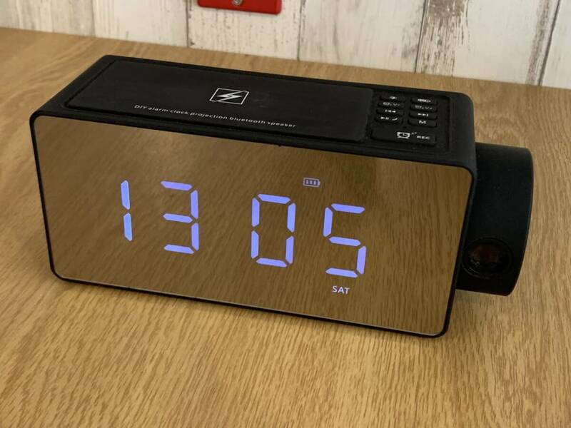 ワイヤレス bluetooth スピーカー led 目覚まし時計 充電 プロジェクション デジタル時計