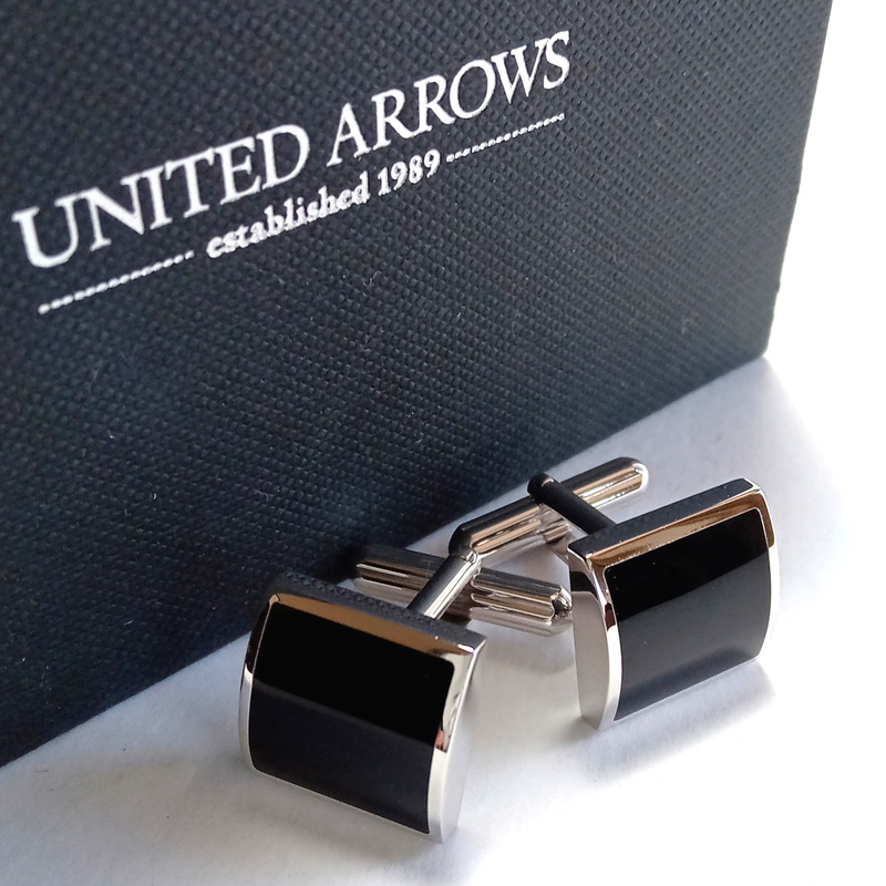 【uac163】UNITED ARROWS ユナイテッドアローズ 　カフス　カフリンクス　シルバー×ブラック　オニキス　定価11,000円 Dシェイプ/スクエア