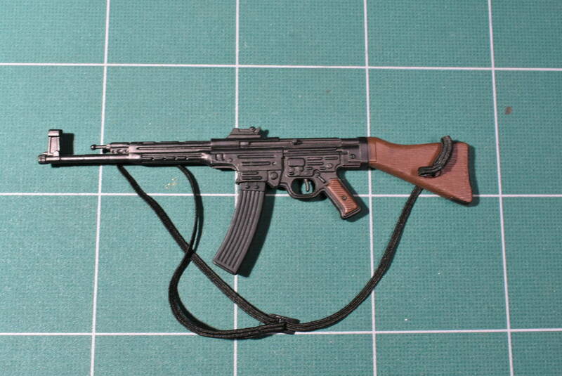 Qm631 1/6 ミリタリー フィギュア 装備 ww2 ドイツ軍 StG44 突撃銃 MP43 MP44 ゆうメール