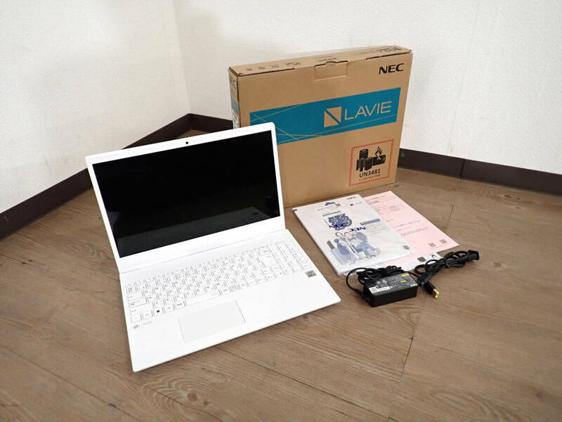 中古 ノートパソコン NEC PC-N1530CAW-YC 日本電気 LAVIE N15 15.6型 Windows11 Core i3-10110U メモリ8GB SSD256GB テンキー ホワイト