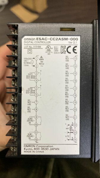 新品、未使用　Omron 温度調節器 (PID制御) 電圧出力数:2 E5AC-CC2ASM-000　0064j　オムロン