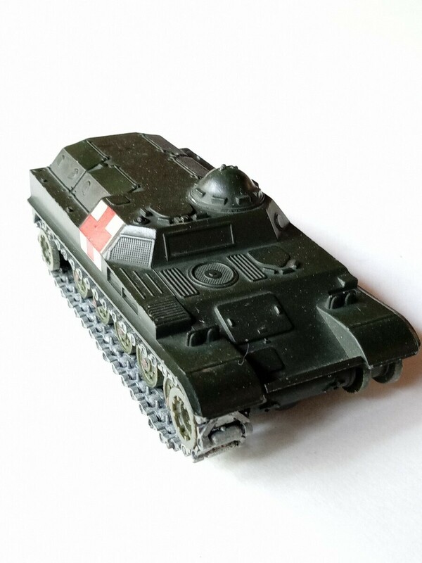 ミニカー７７　ソリド　SOLIDO AMX 13T V CL 戦車戦争車両　装甲車　フランス製ミニカー　キャタピラーひとつ欠損