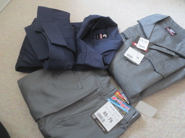 ゆうパック送料無料　ジーベック　オリジナル　作業服　ブルゾンとパンツ　上下　２セット　４Lサイズ　紺色は１度使用