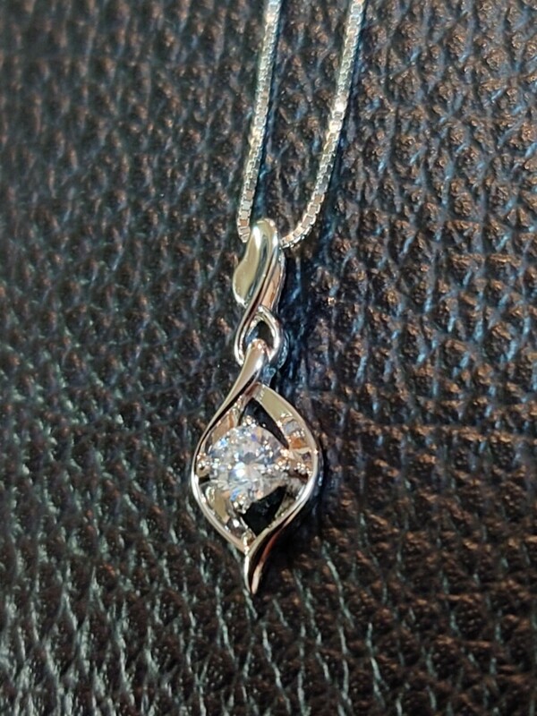 新品 ネックレス 4月 ジュエリー プレゼント 紙袋 ジュエリーボックス 付き ダイヤモンド