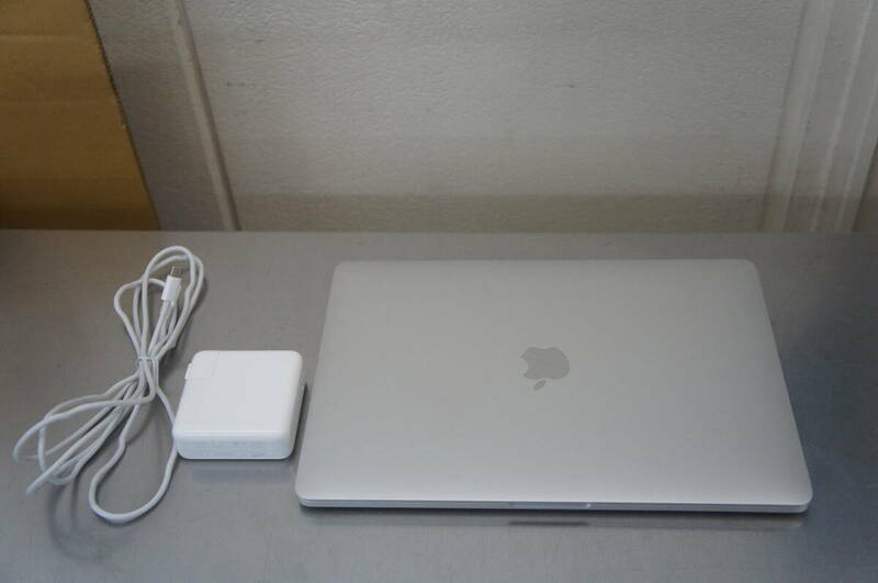 中古 Apple MacBook Pro13インチ, 2020, Thunderbolt 3ポート x 4 i7/32GB/1TB/13 2560×1600 (14)