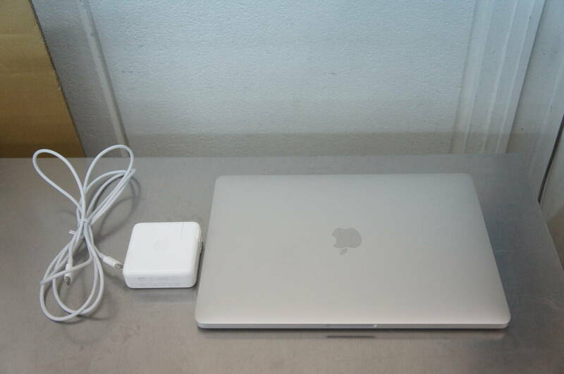 中古 Apple MacBook Pro13インチ, 2020, Thunderbolt 3ポート x 4 i7/32GB/1TB/13 2560×1600 (17)