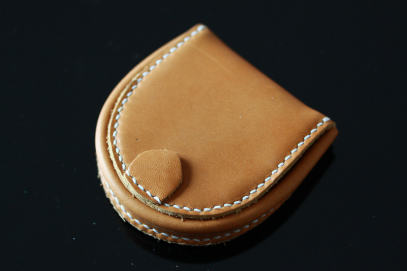 手縫いハンドメード牛革極厚 半円型（馬蹄型）大容量小銭入れ（コインケース）コーヒーブラウン携帯便利