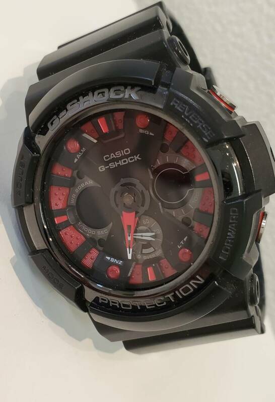 【動作未確認】CASIO G-SHOCK GA-200SH 腕時計 文字盤 ブラック×レッド　※ジャンク品