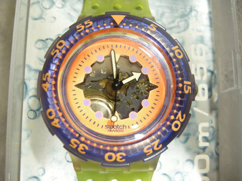 【中古品】スウォッチ腕時計 スクーバ クォーツ 文字盤カラー：スケルトン＆オレンジ アナログ表示