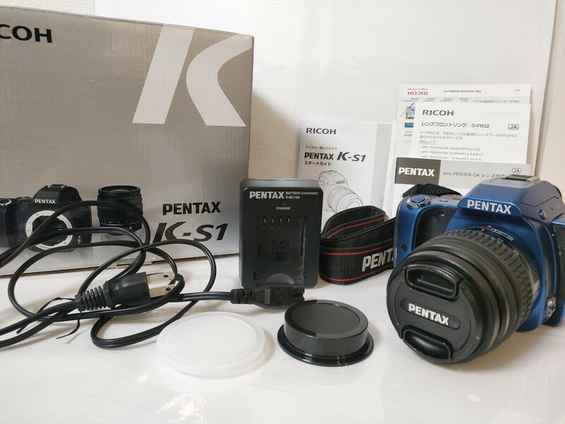 【外観美品】PENTAX ペンタックス デジタル一眼レフカメラ K-S1 レンズキット　ブルー
