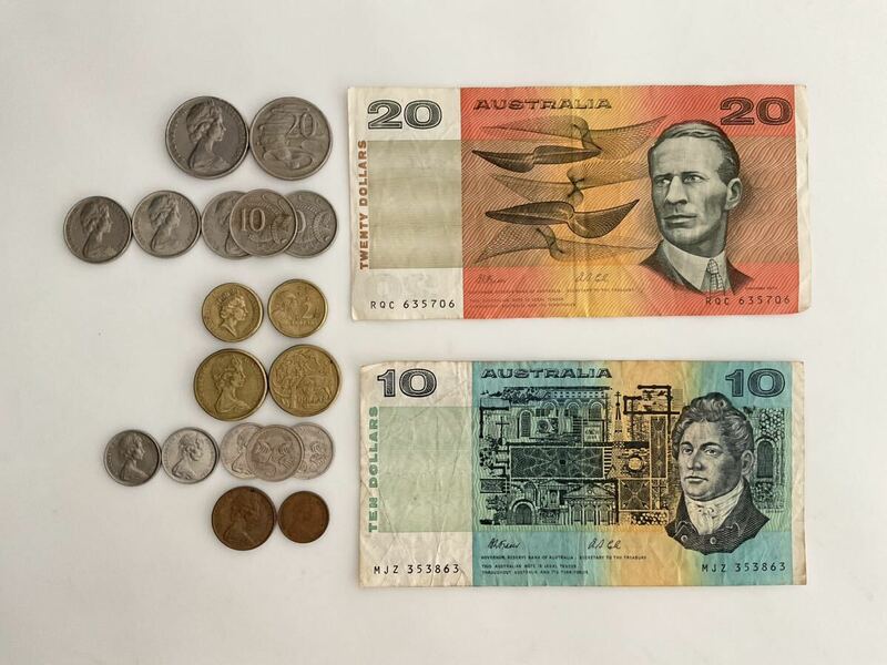 旧オーストラリアドル60~古銭 硬貨 貨幣 外国銭 80年代紙幣＆コイン合計37ドル18セント分