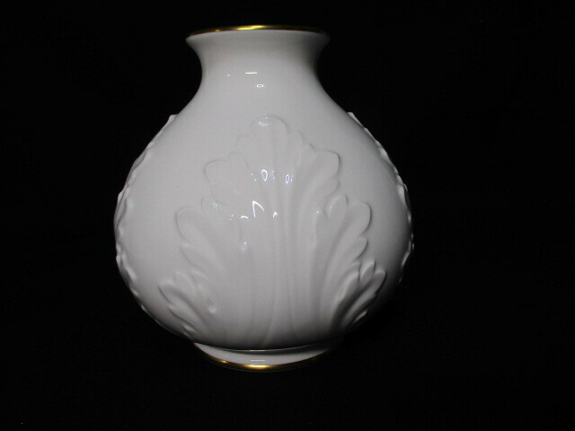 大倉陶園　レリーフ　花瓶