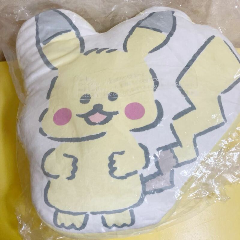 即決　ポケモン プリントダイカットクッション レポートかいてね! ピカチュウ　ポケモンセンター