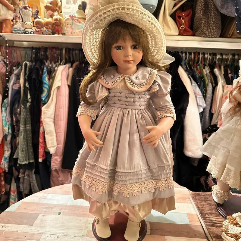 ポーセリン人形　ブルーのドレスの女の子　西洋人形 ドール 