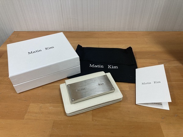 美品　マーティンキム 白　ホワイト　 Matin Kim カードケース　カード入れ　ミニ財布　箱付き（M7003）