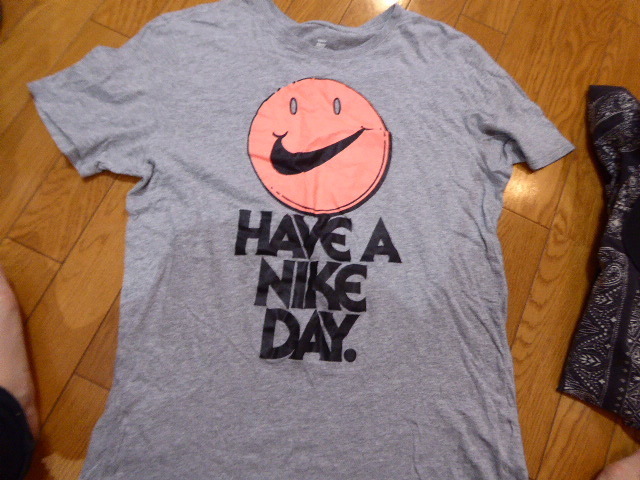 NIKE　Tシャツ　カットソー　スポーツ　HAVE A NIKE DAY　中古　XLサイズ　グレー×蛍光ピンク