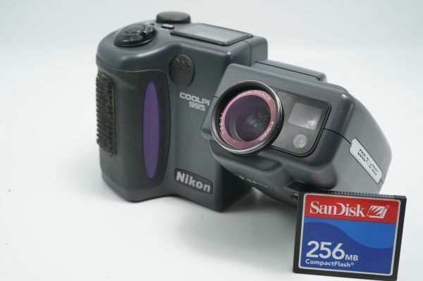 美品　Nikon ニコン COOLPIX 995 コンデジ　