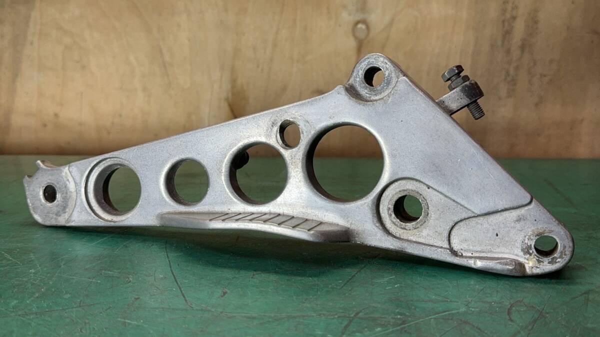 RZ250 ４L３ RZ350 4L0 純正 ステッププレート 右側 廃番品 当時モノ 傷・有り 予備ストックしてました