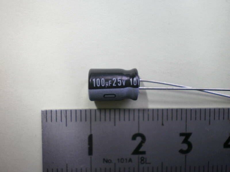電解コンデンサー 100μF 25V NICHICON　RS(M)タイプ　5個セット　未使用品　【複数セット有】　【管39-2】