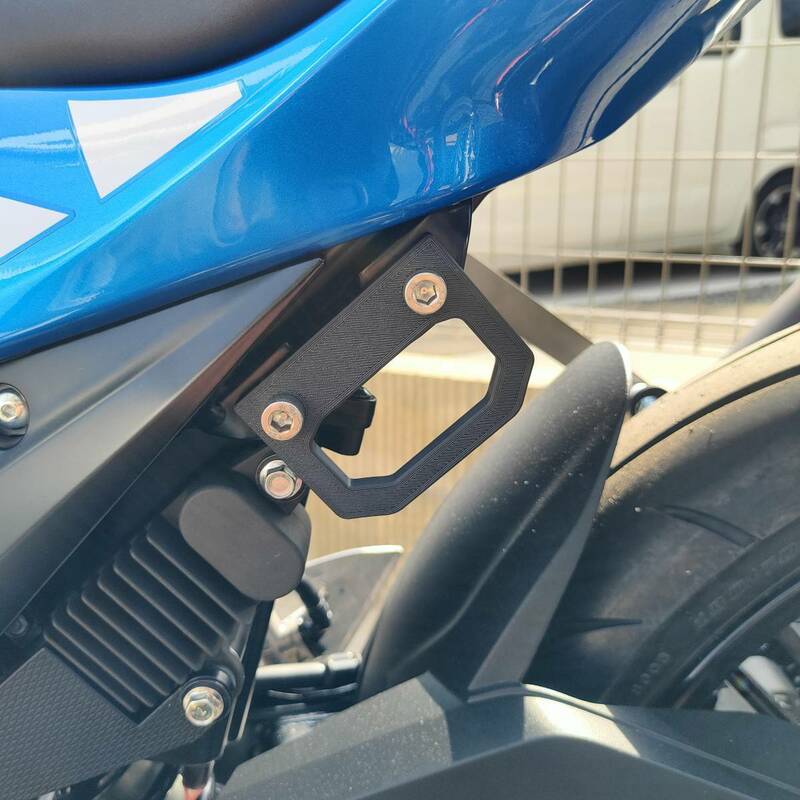 【アウトレット】GSX-R125/S125 タンデムブラケット　タンデムステップ 荷掛けフック　タンデムステップマウントブラケット　GSX-R150/S150