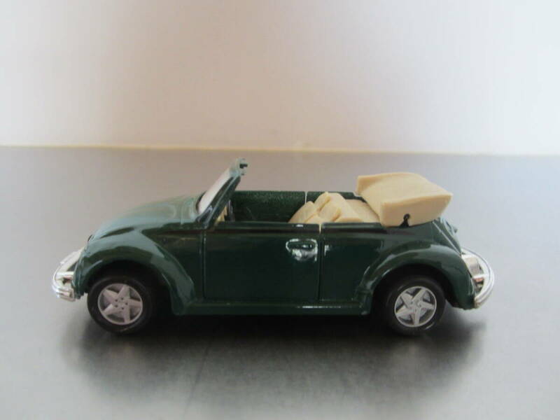 VW 1303 CABRIOLET フォルクスワーゲン　ビートル　カブリオレ　1/36 　マイスト　緑