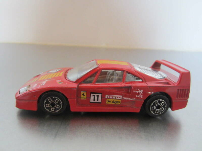 フェラーリ　F40 FFERRARI 1/43 BURAGO　赤色　ブラーゴ