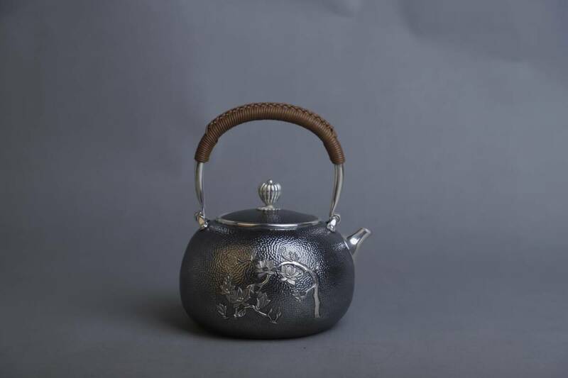 純銀保証 大国寿郎造 草花彫 湯沸 銀瓶 純銀製 時代物 美術品 煎茶道具