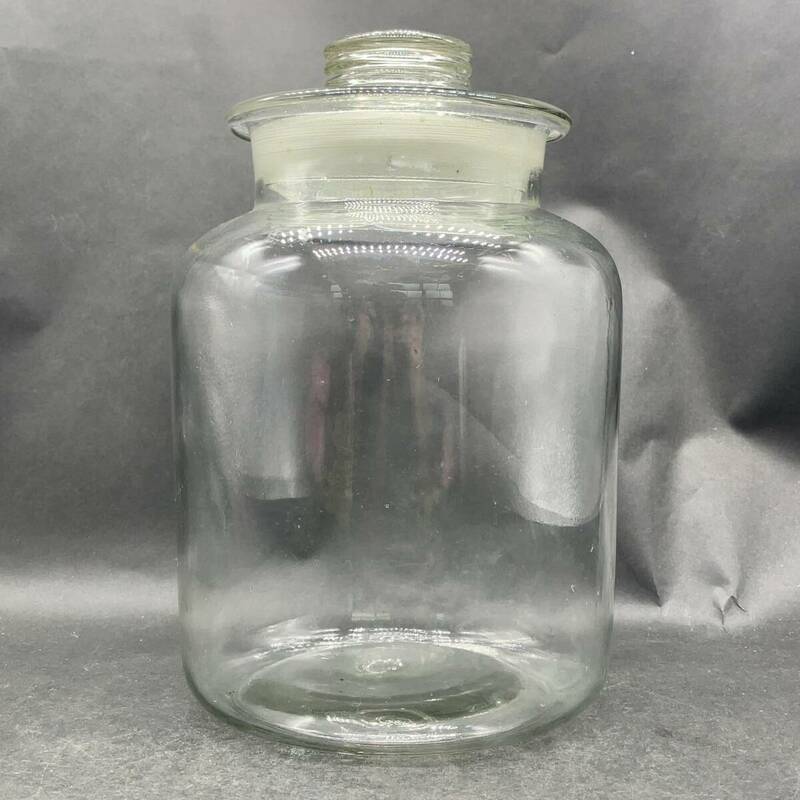 h-7843r 当時物　ガラス瓶　蓋付き　保存瓶　駄菓子瓶　高さ約29cm　アンティーク　昭和レトロ　コレクション　菓子容器