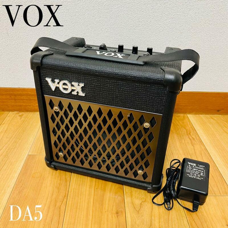 VOX ギターアンプ DA5　多彩エフェクト機能＋屋外使用可能　電源アダプター付